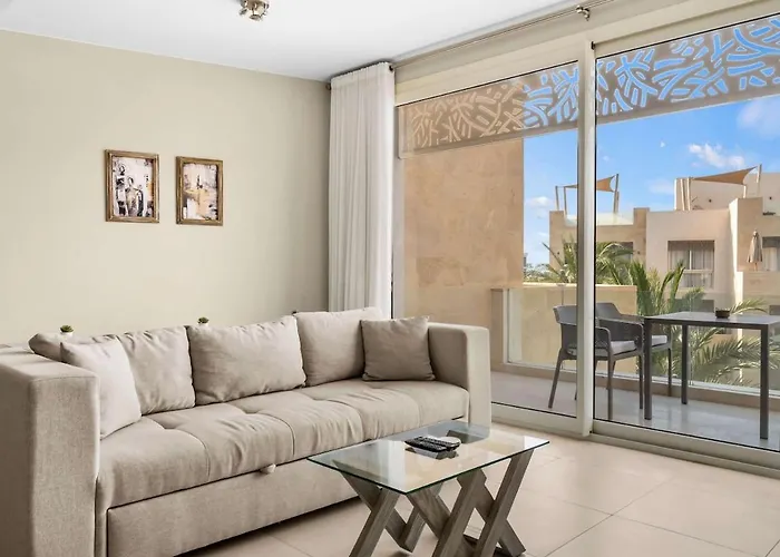 Mangroovy M9 1 Bedroom Pool & Sea View Apartment