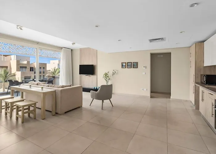 Mangroovy M9 1 Bedroom Pool & Sea View *